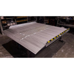 Mobiele brug with scharnierende lip - Aluminium laadklep for laagrolvoertuigen 6000kg TM PEDANE PLUS230B Handleiding