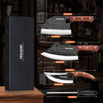 Hand-forged slagersmesset of high-quality carbon steel with ergonomic wooden handle